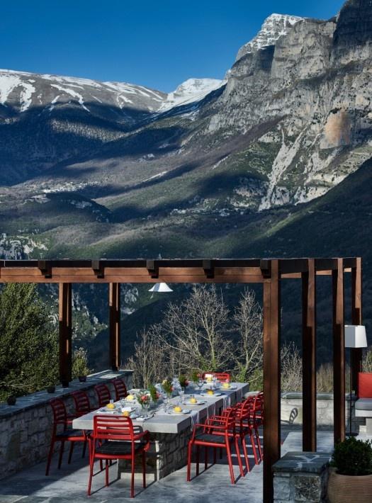 hotel outdoor dining area